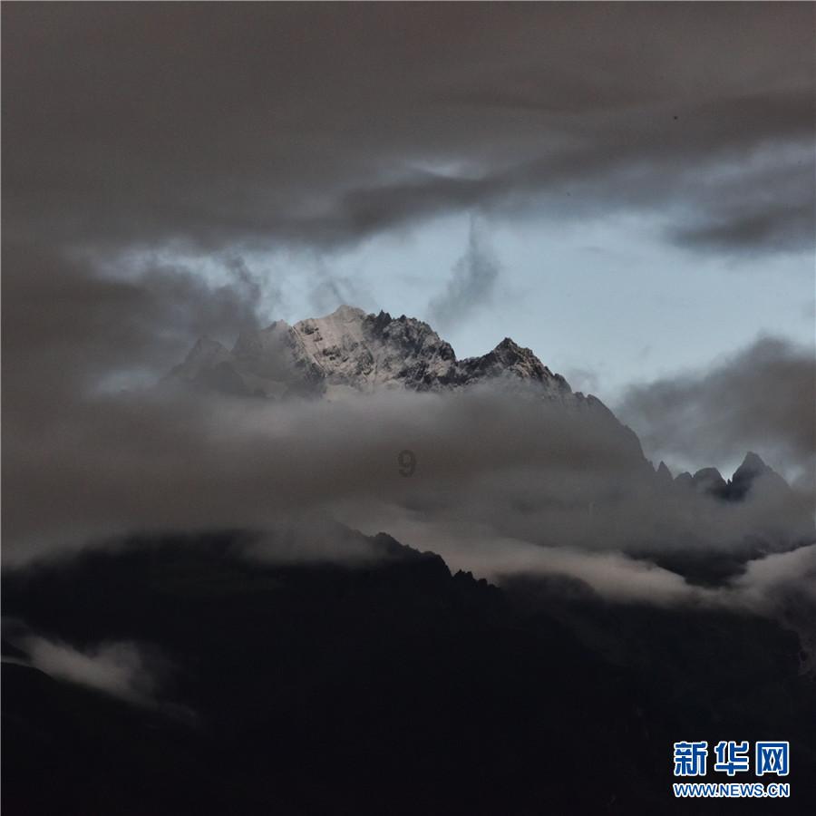 同样是劳力士，为什么买这款不用加价？